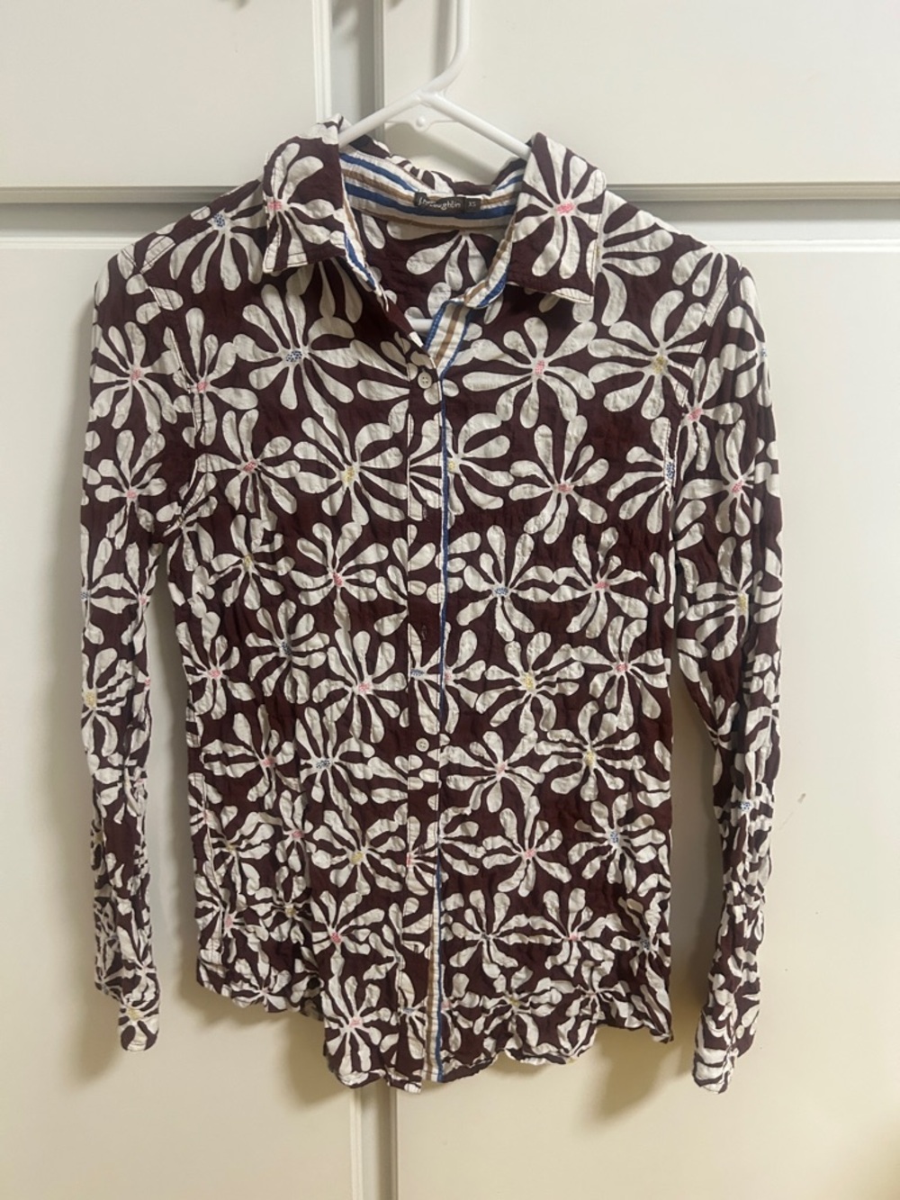 Women’s Brown Floral Button-Front Shirt